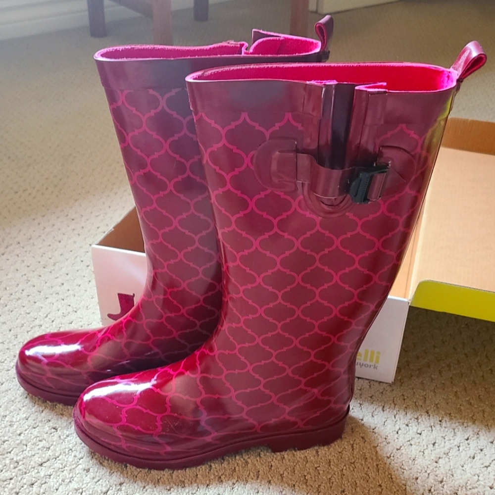 NWT purple/red Rainboots